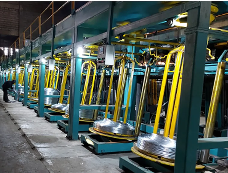 Row of take-up frames for a furnace line