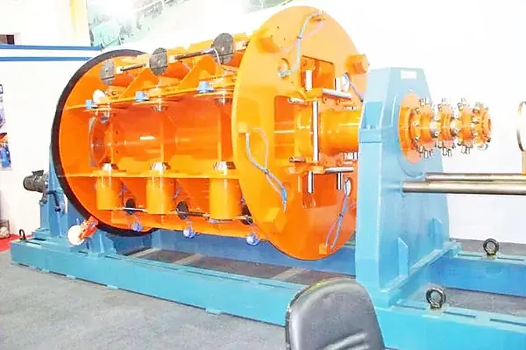 Rigid strander cage