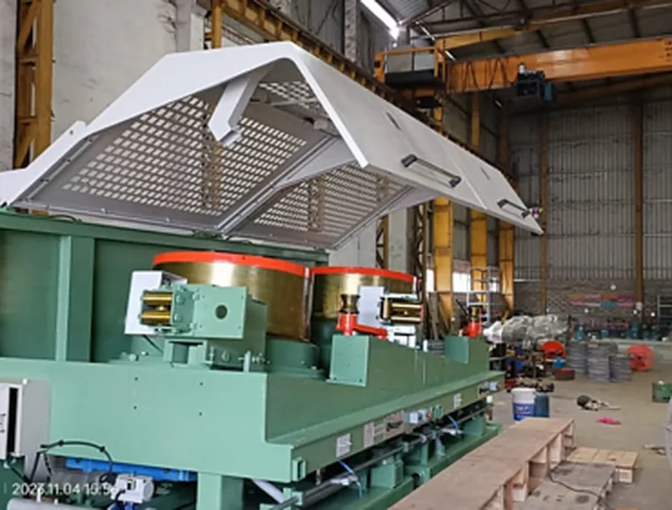 Straight-line wire drawing machine